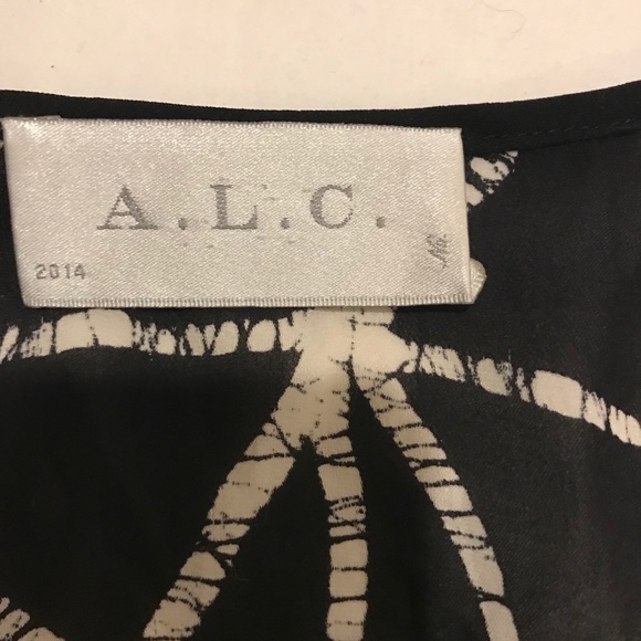 ALC black & white geometric print silk tank top. Excellent used condition. Sz M. - Picture 6 of 10